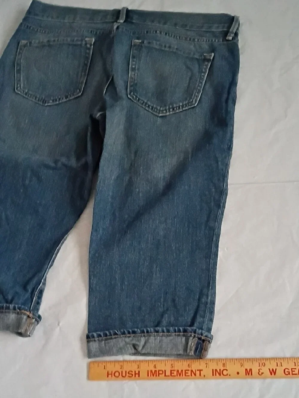 The Diva Women's Blue Rolled-Cuff Distressed Capri Jeans Old Navy Size 10